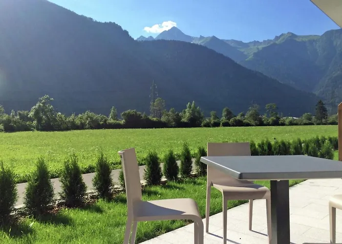 In Near Lifts * מאיירהופן